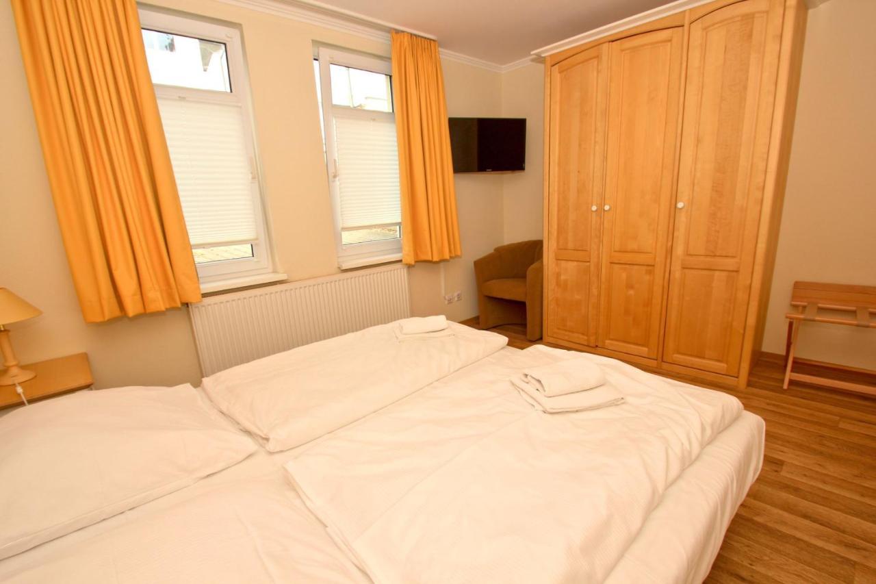 Mit Meerblick Und Balkon, Gratis Nutzung Vom Ahoi Erlebnisbad Und Sauna In Sellin - Meeresblick Fewo 35 Gohren Bagian luar foto