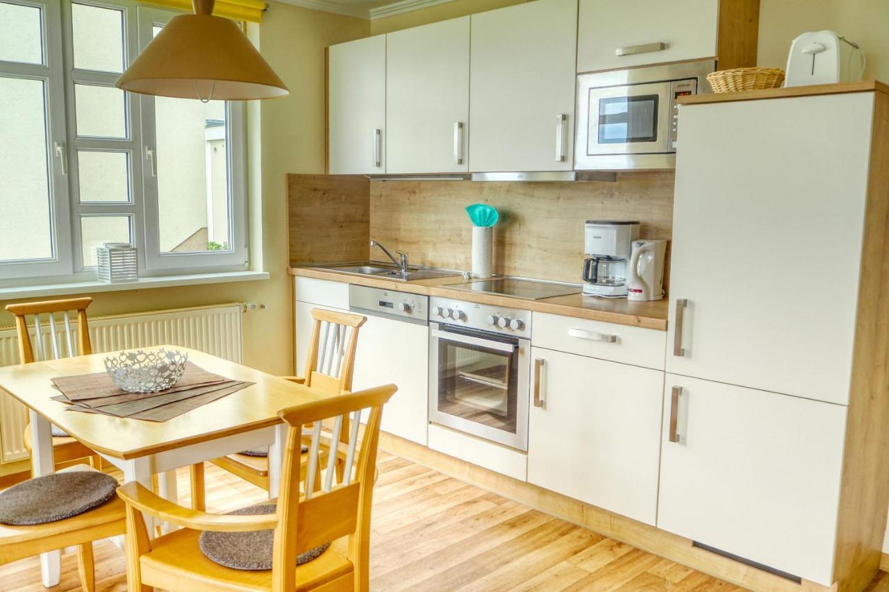 Mit Meerblick Und Balkon, Gratis Nutzung Vom Ahoi Erlebnisbad Und Sauna In Sellin - Meeresblick Fewo 35 Gohren Bagian luar foto